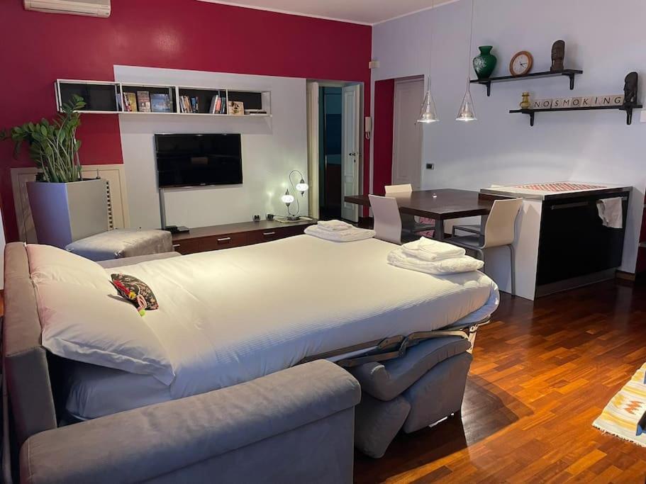 Апартаменты Cozy Flat Mins Walk To Navigli And Metro Porta Genova Милан Экстерьер фото